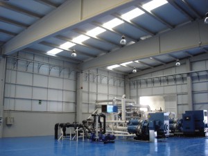 Interior nave: fachada panel sandwich