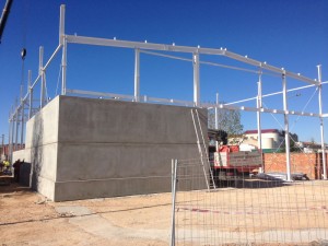 Estructura metálica y prefabricado de hormigón