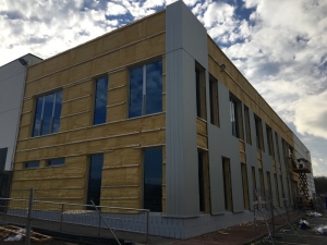 Fachada metálica aluminio Nave Lontana