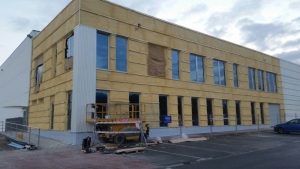 Fachada metálica aluminio Nave Lontana