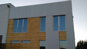 Fachada metálica aluminio Nave Lontana