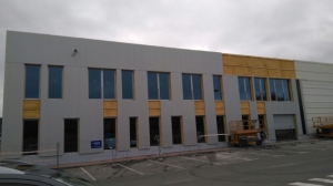 Fachada metálica aluminio Nave Lontana