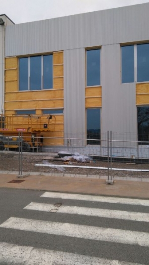 Fachada metálica aluminio Nave Lontana