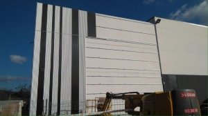 Fachada metálica aluminio Nave Lontana