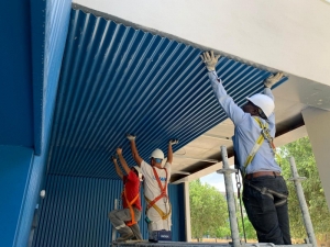 Falso techo chapa acero lacada , remates acero metálico para puertas y ventanas