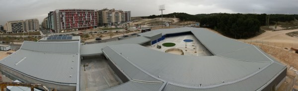 Colegio Parque Venecia. IRON PROYECT finaliza los trabajos de cubiertas y fachadas metálicas