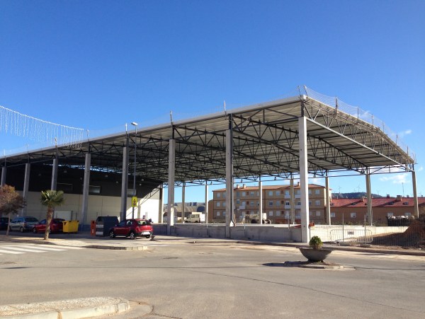 Cubierta metálica panel sandwich terminada, Pabellón Polideportivo - María de Huerva (Zaragoza) 