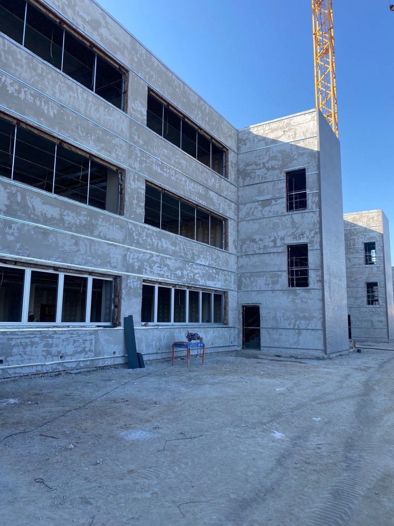 Comienzo de instalación de fachadas del Colegio Ceip Odon de Buen